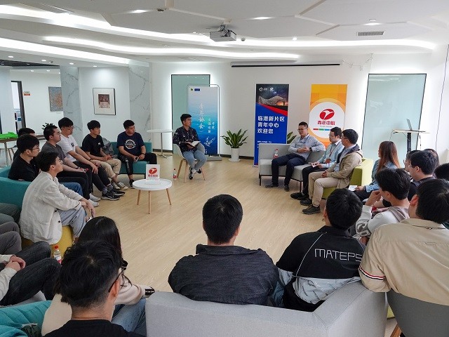 主题交流现场.jpg 主题交流现场.jpg