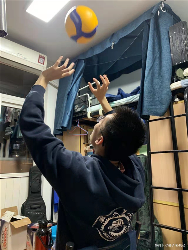 1648454927755794.jpg 图1:“自律广场”同学运动打卡记录照片.jpg