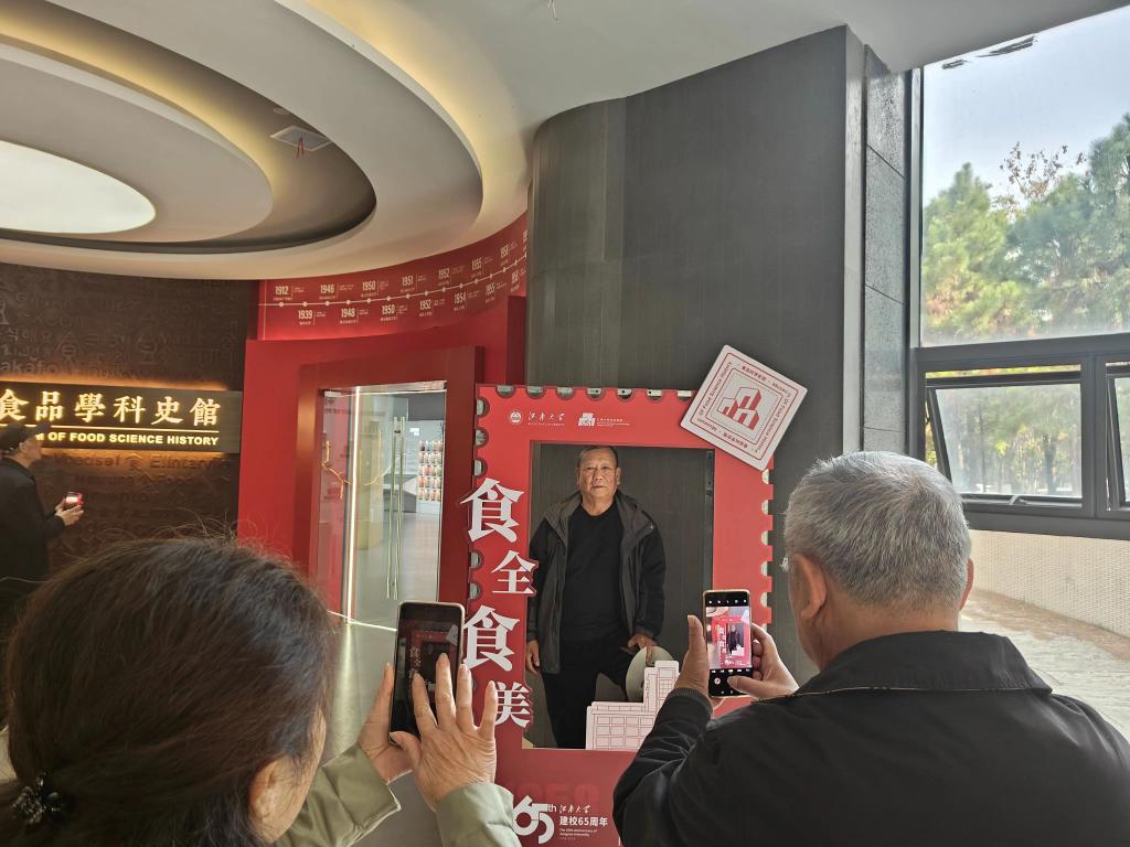 活动现场(一).jpg 活动现场(一).jpg