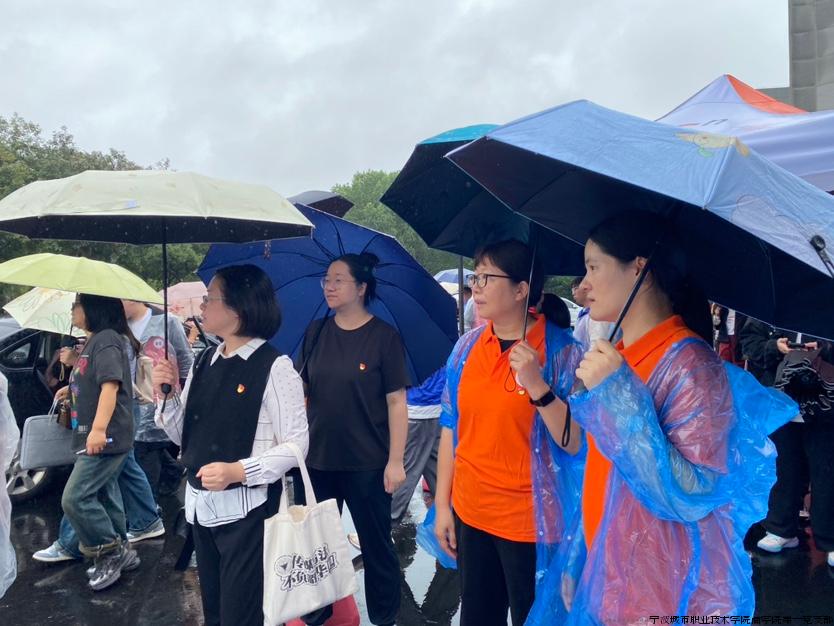 志愿服务.JPG 志愿服务.JPG