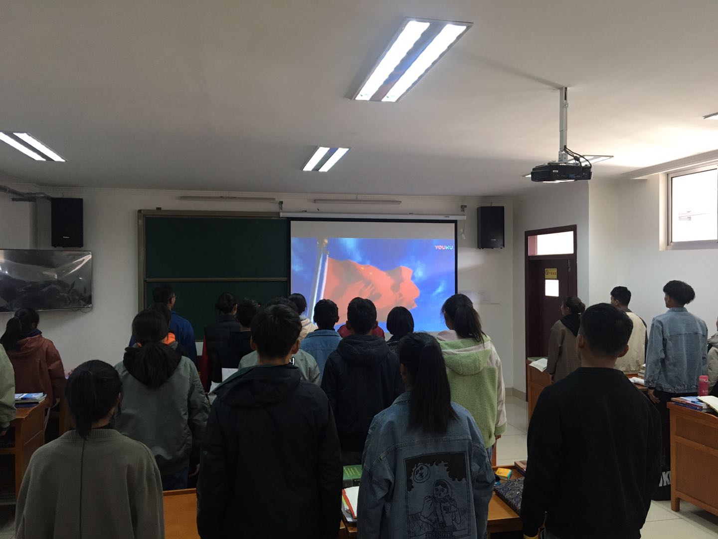 3 跟党走