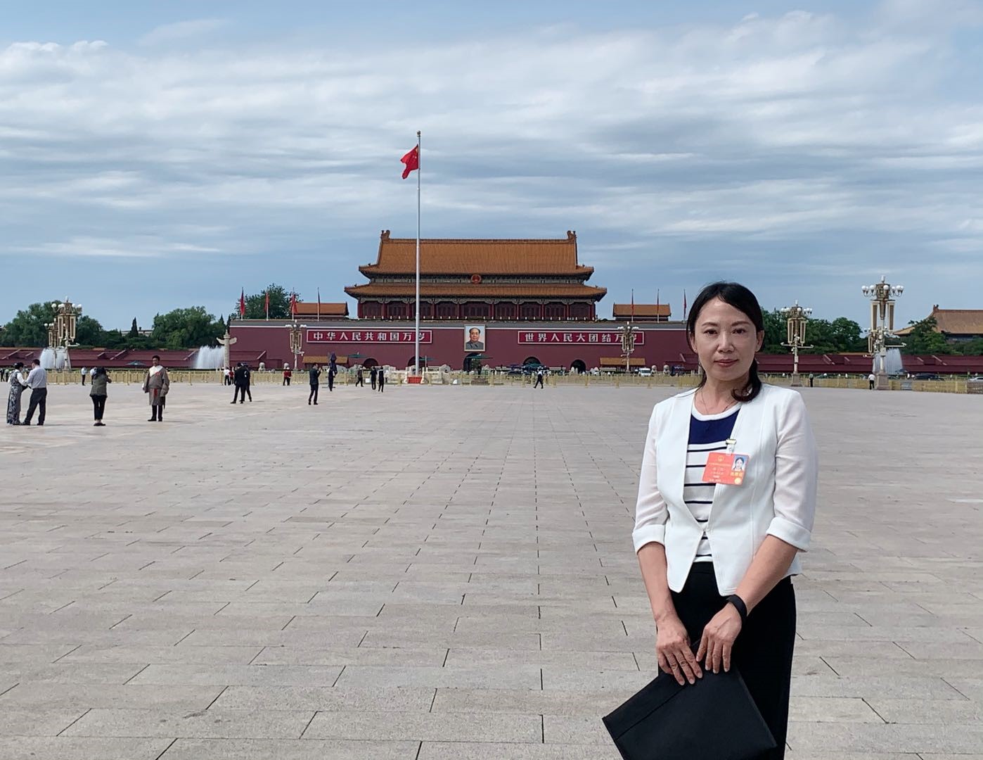 第十三届全国人大代表,广西医科大学校友孙燕.jpg 第十三届全国人大代表,广西医科大学校友孙燕.jpg