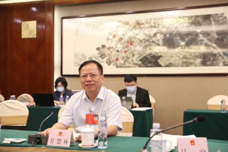 第十三届全国人大代表,广西医科大学校友甘楚林.jpg 第十三届全国人大代表,广西医科大学校友甘楚林.jpg