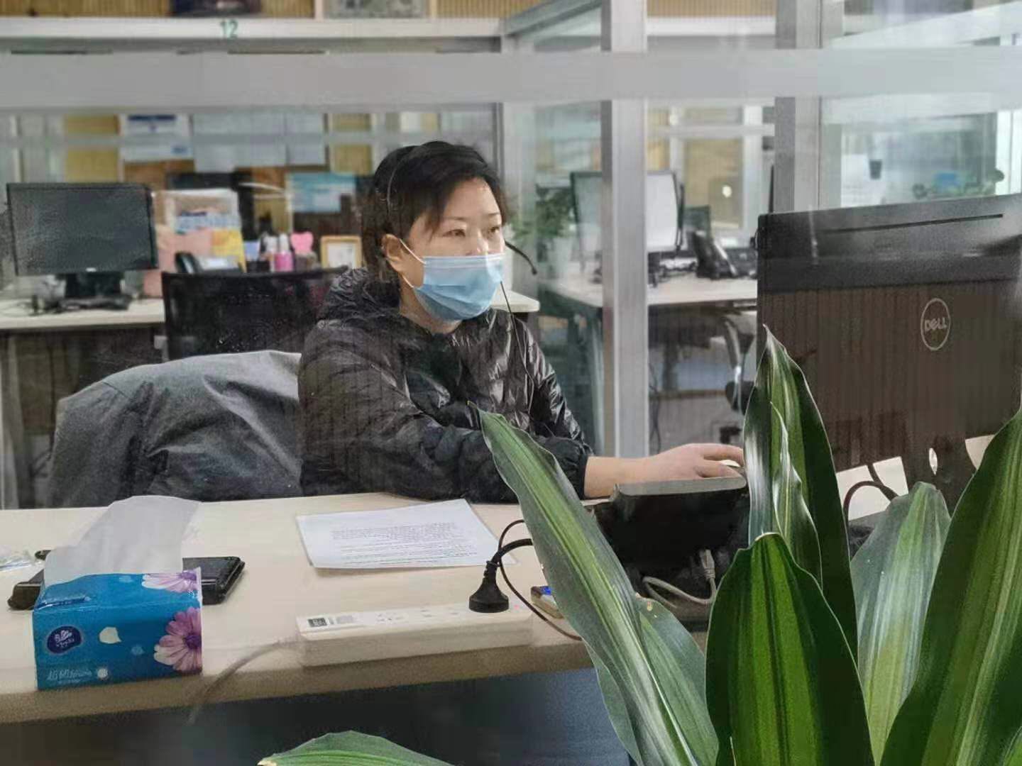 疫情期间接线老师坚守岗位