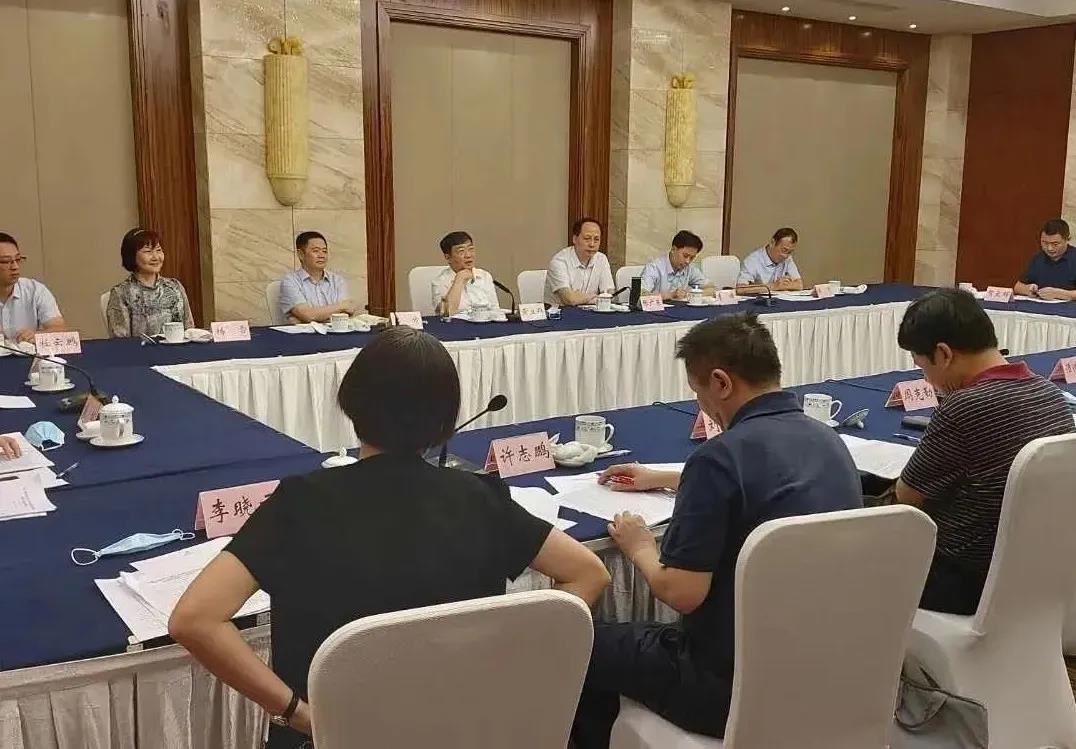 座谈会.jpg 座谈会.jpg