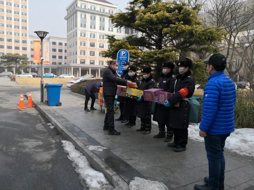 看望慰问保卫处值守人员.jpg