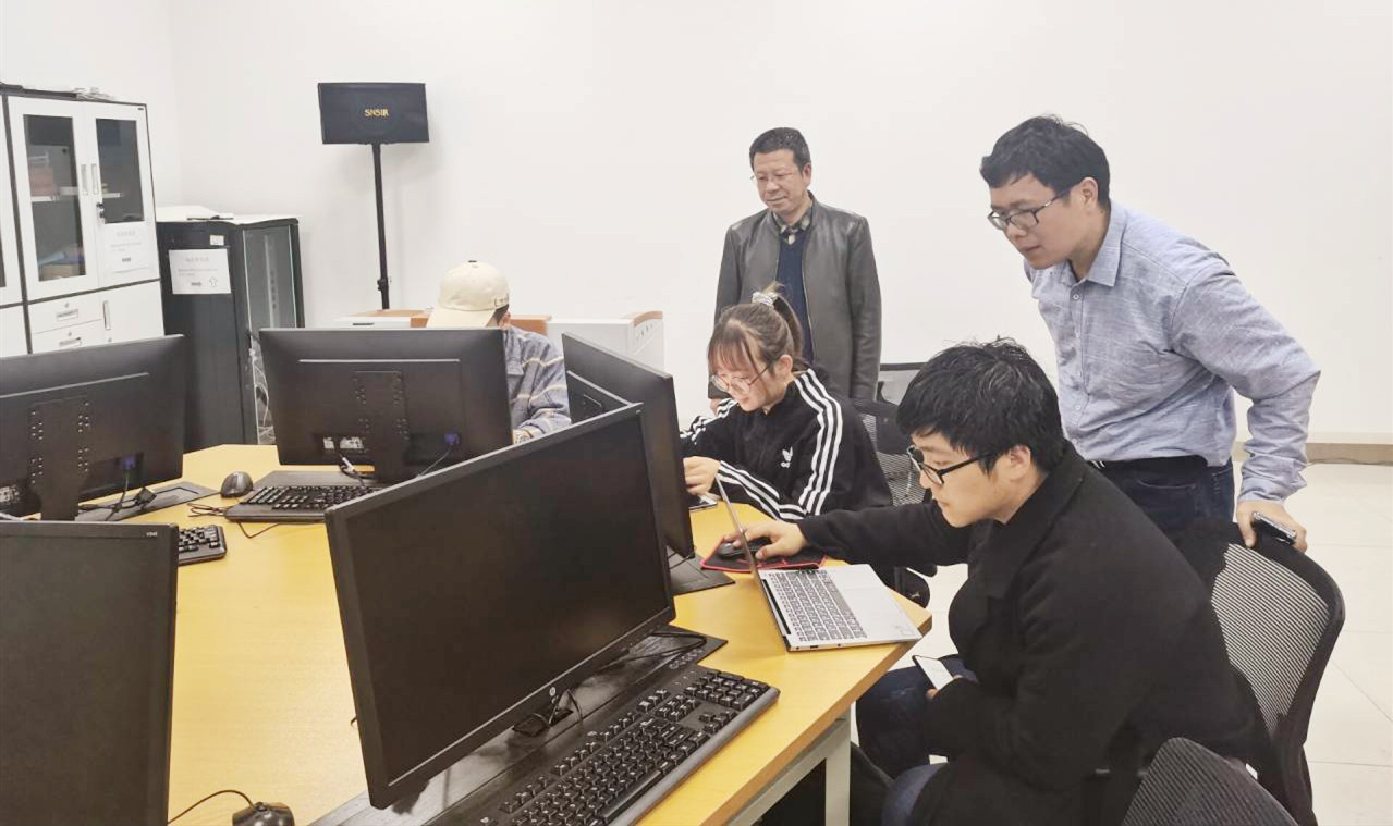 比赛现场1.jpg 比赛现场1.jpg