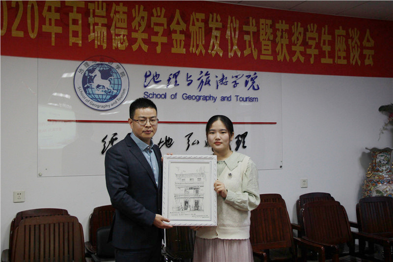 E8462446BCA980A988E23EDE57F_21960D5B_1EC9D.jpg E8462446BCA980A988E23EDE57F_21960D5B_1EC9D.jpg