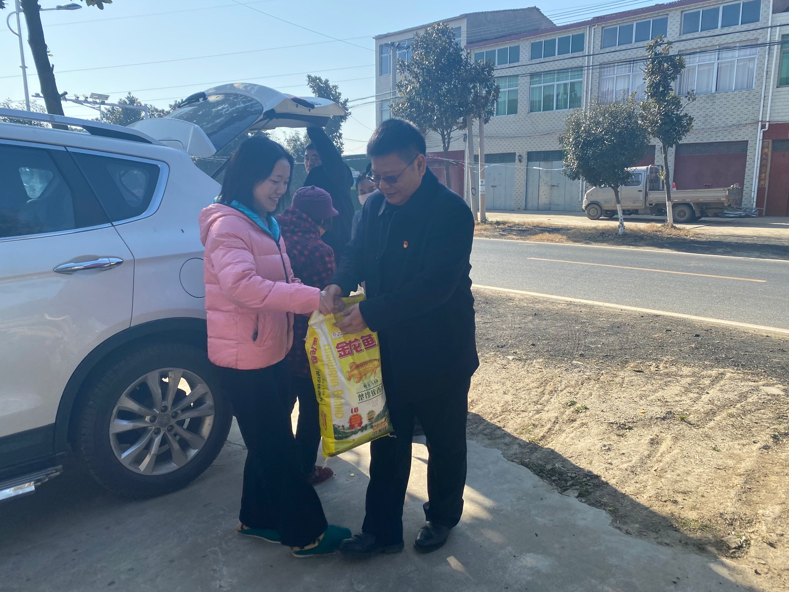 看望学生1.jpg 看望学生1.jpg