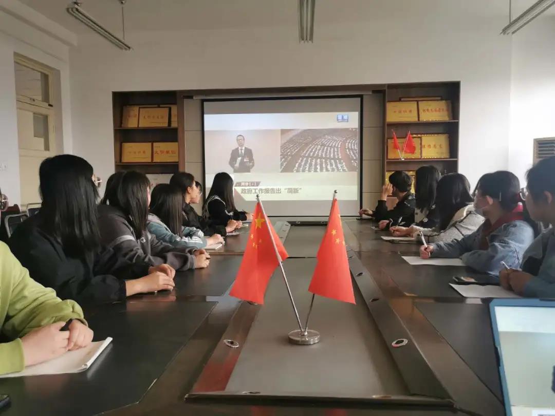 活动照片2.jpg 活动照片2.jpg