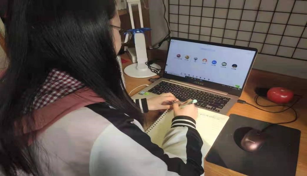 答辩1.jpg 答辩1.jpg