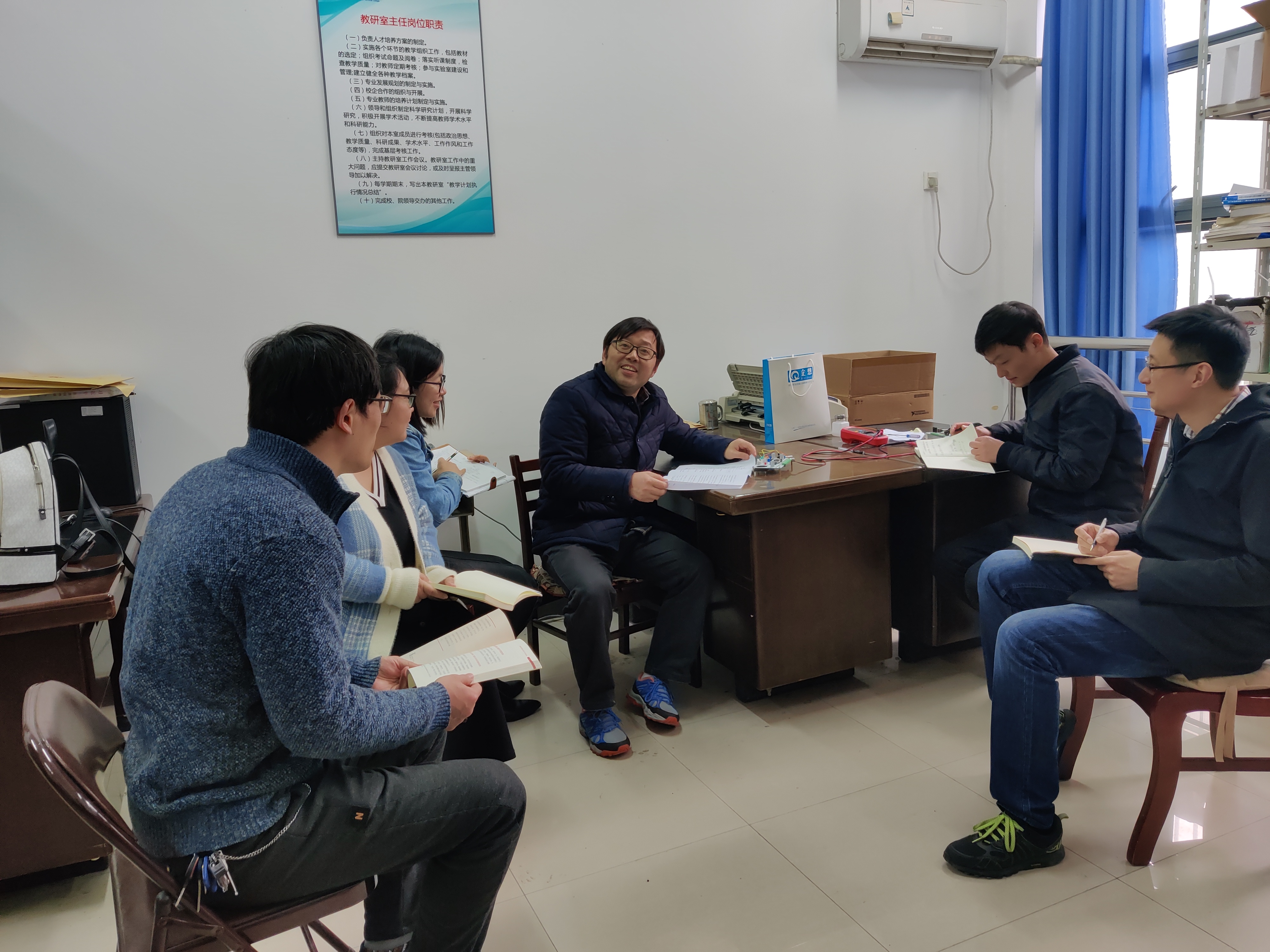 Cache_-37b7a764692b895..jpg Cache_-37b7a764692b895..jpg