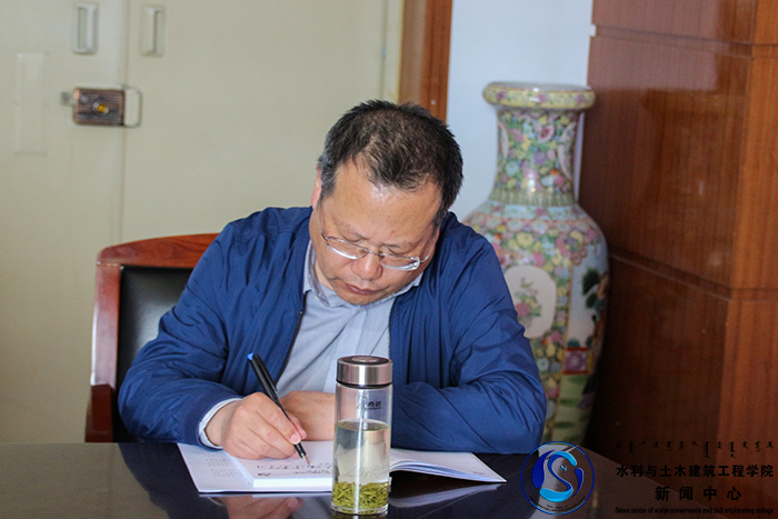 水建院副院长马龙.jpg 水建院副院长马龙.jpg