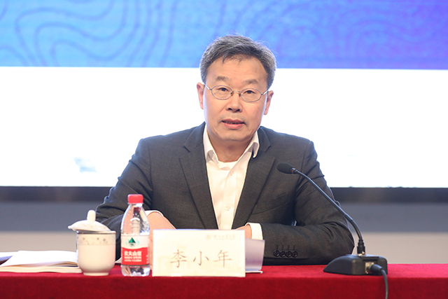 “科研大讨论”启动仪式-李小年作大会主旨报告.jpg