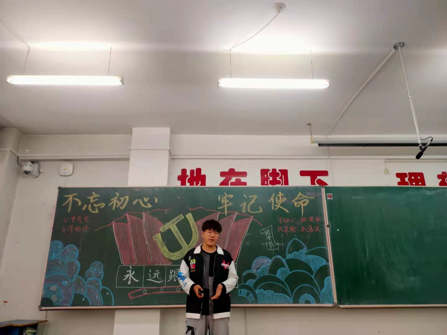 E400FC7E-F8D9-401C-BA95-6B13C42BB6BA