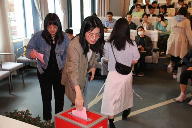 党员投票.jpg