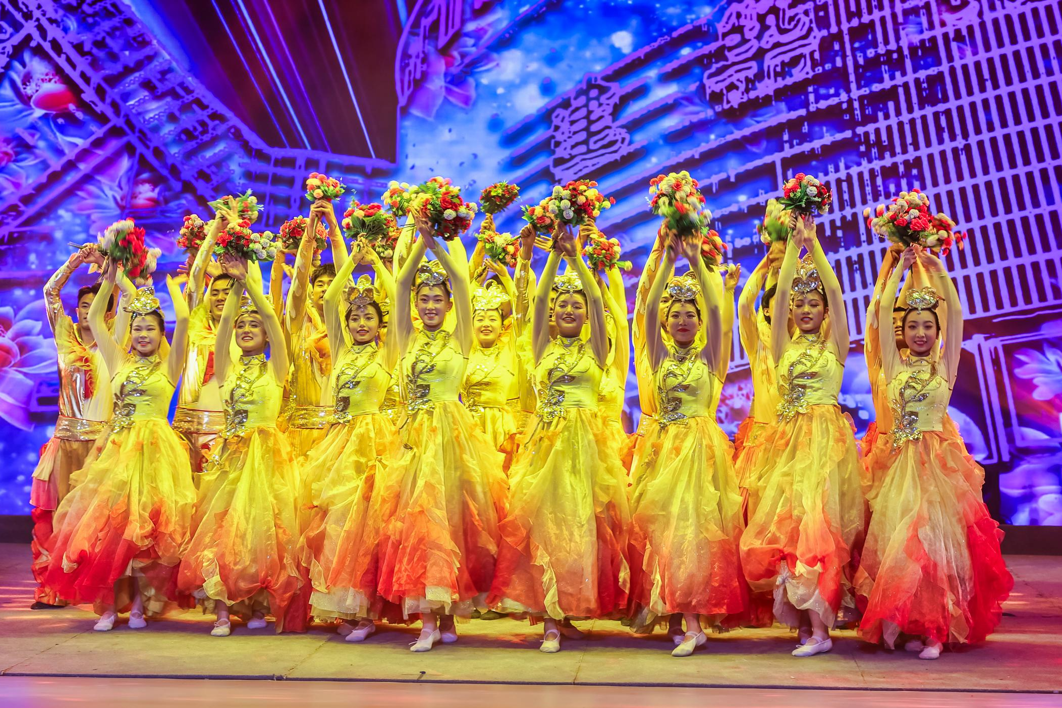 舞蹈《铸·路》