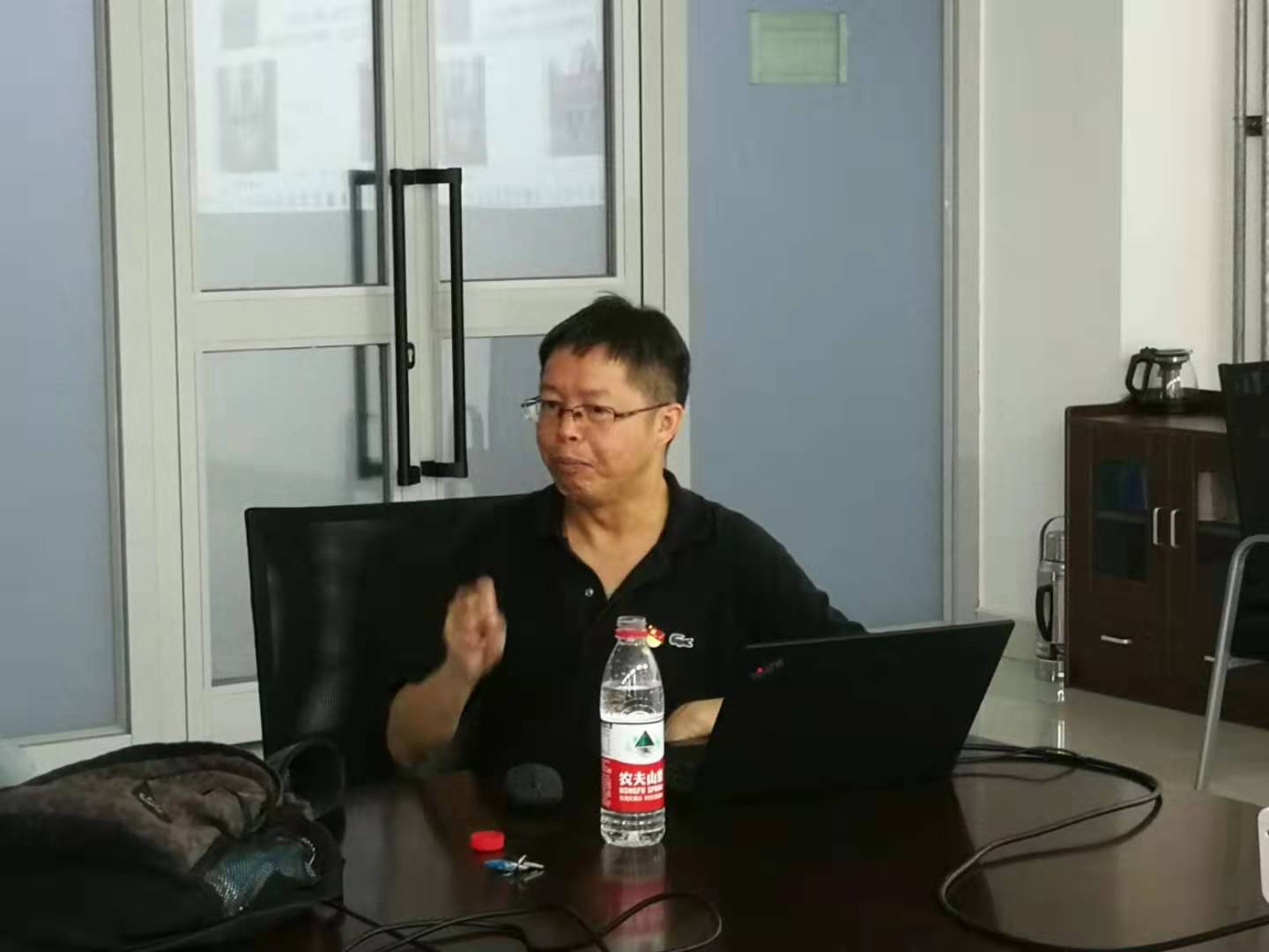 兰日旭同志介绍支部建设经验.jpg 兰日旭同志介绍支部建设经验.jpg