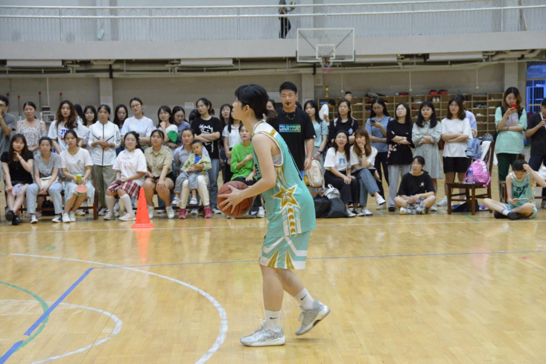 我院女篮赛场风采.png 我院女篮赛场风采.png