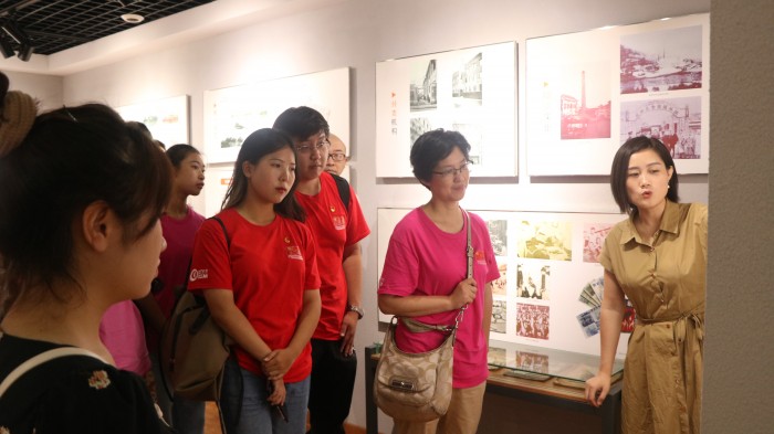民生轮船公司参观.jpg