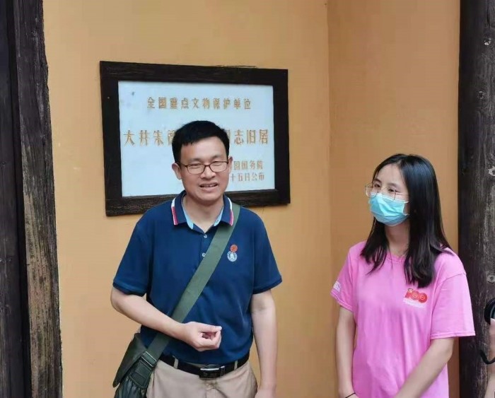 雨路实践队采访华中农大毕耕教授.jpg