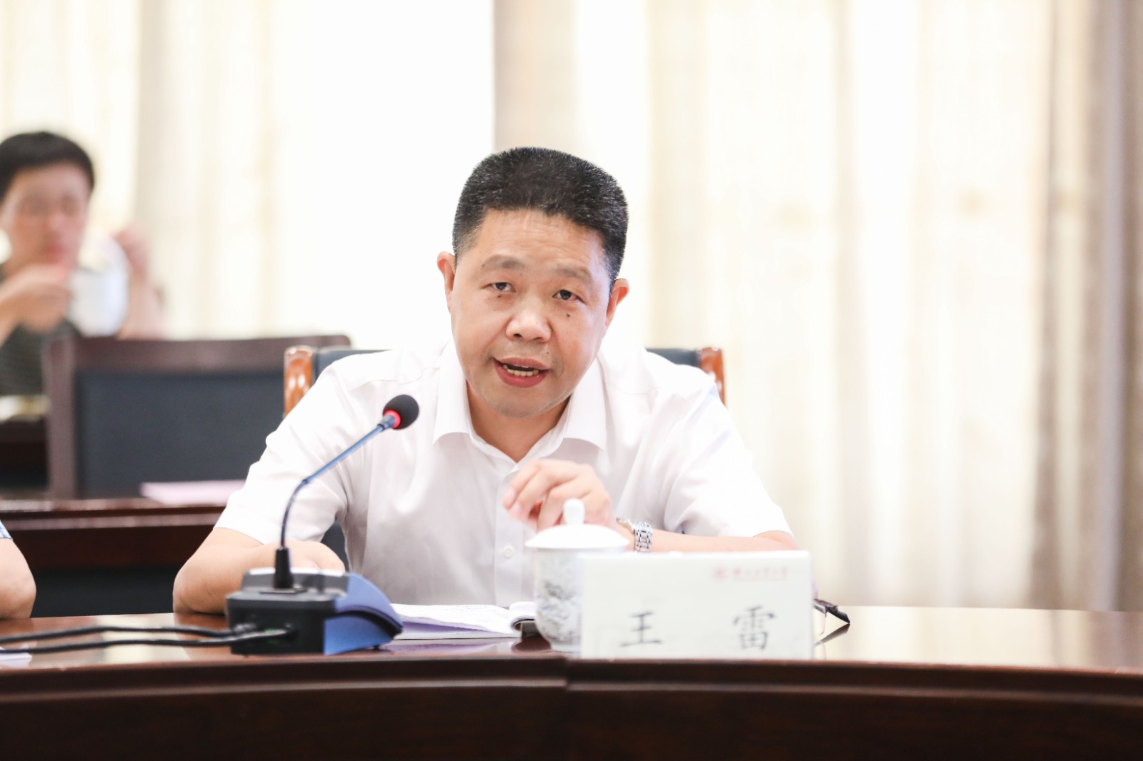“标准化”基层党组织建设示范点-王雷作经验介绍.jpg