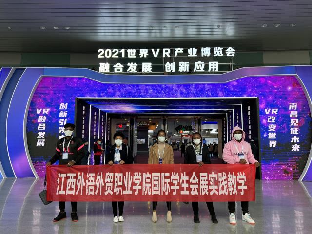 1596bf5425.jpg 1596bf5425.jpg