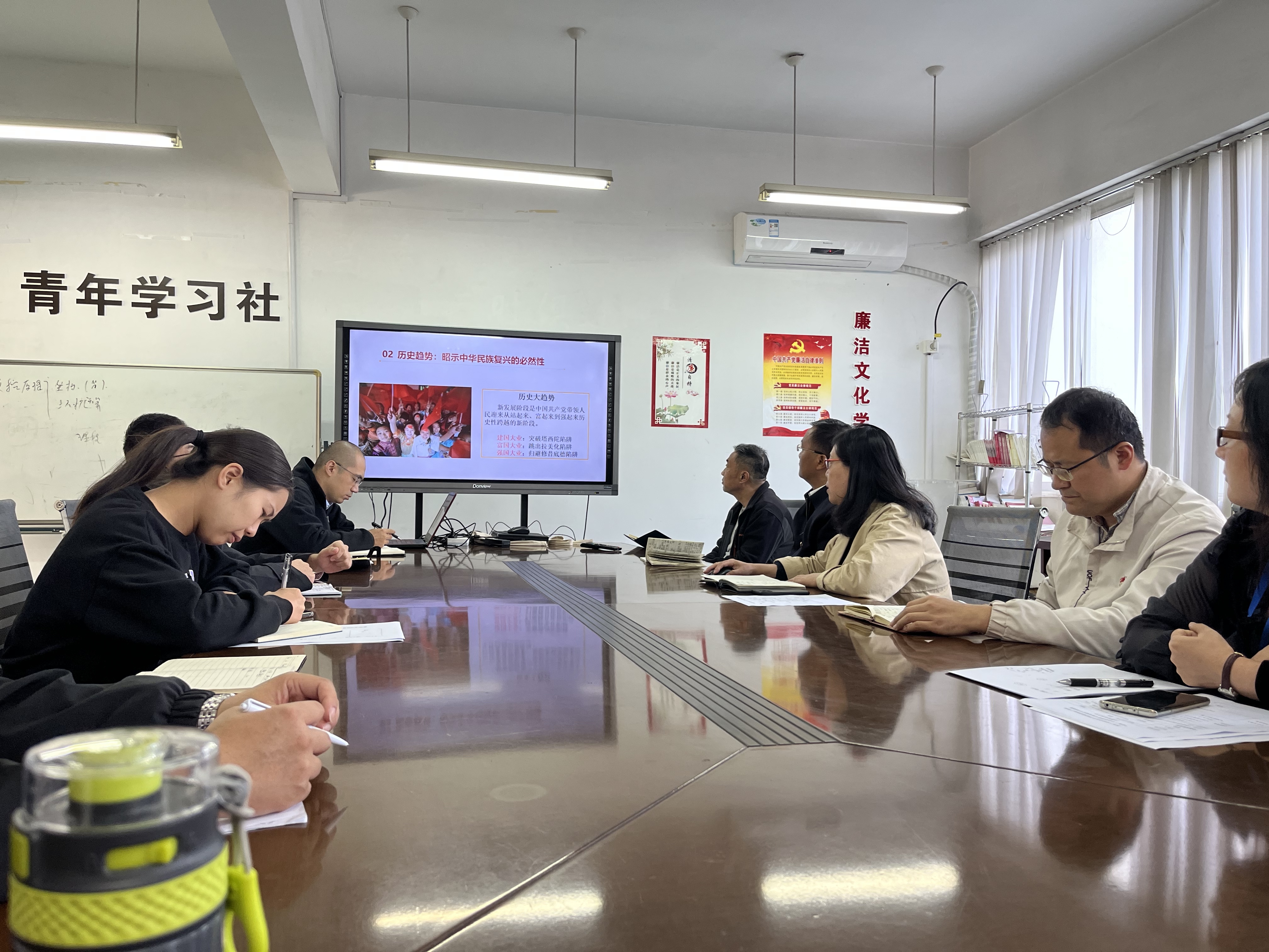 e45ee6a3c2148948378db061f4ac4624(1).jpg e45ee6a3c2148948378db061f4ac4624(1).jpg