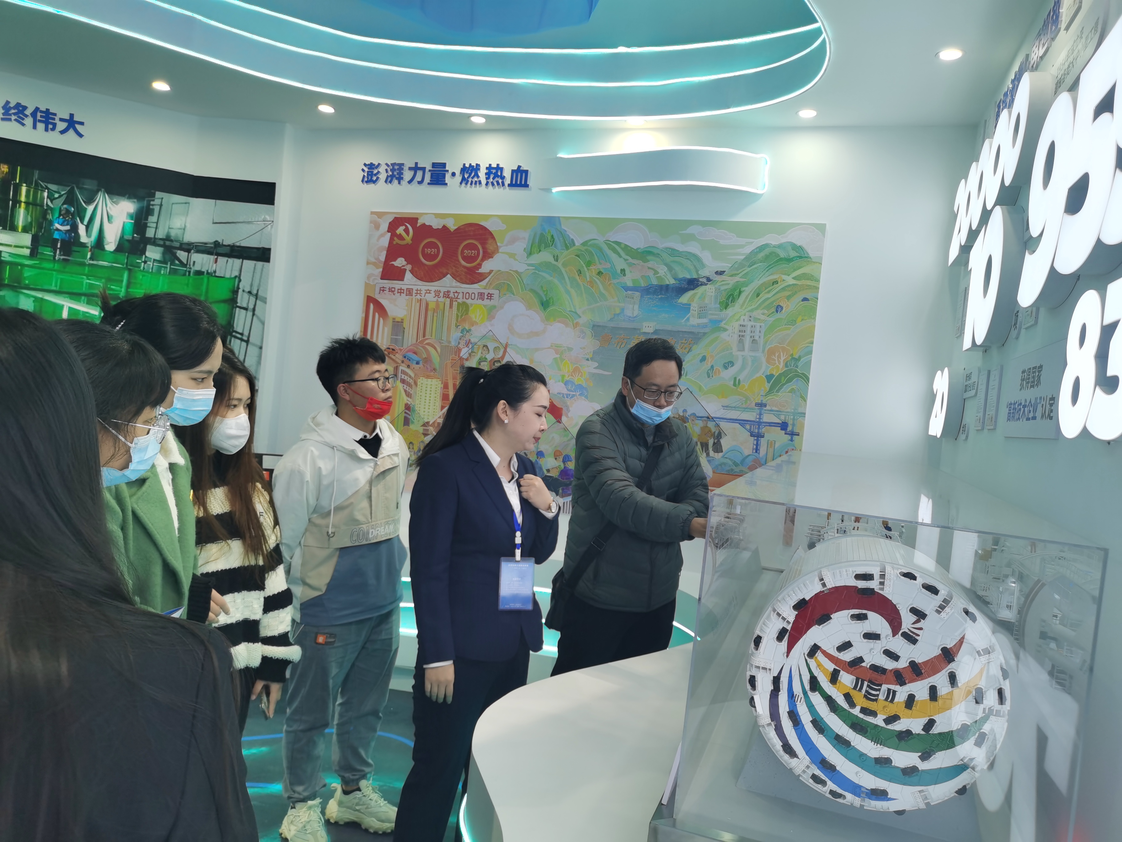 6F67640F2B5DE1F7ABEC40948ABBB4A2