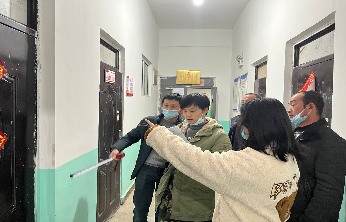 中国语言学院研究生党支部跟进“帮扶共建”党支部工作室建设.png