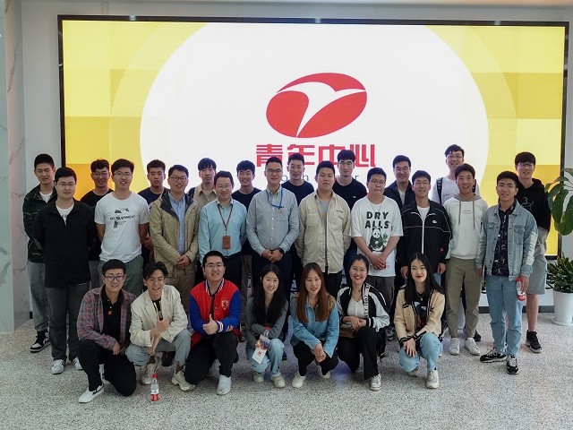 合影.jpg 合影.jpg