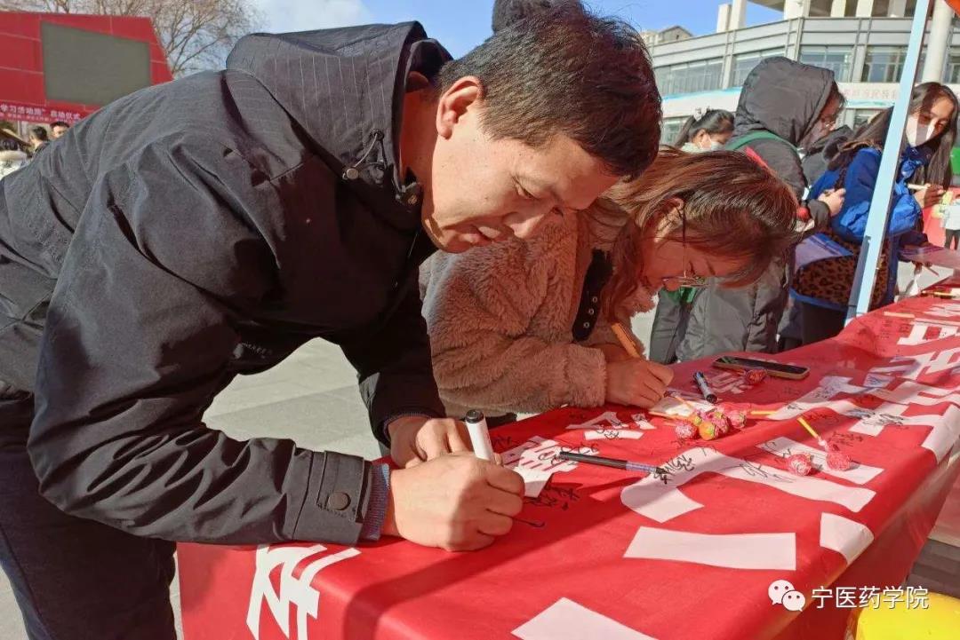 签下承诺.jpg 签下承诺.jpg