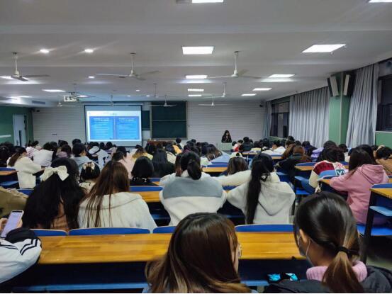 心理健康知识主题班会 4.jpg 心理健康知识主题班会 4.jpg