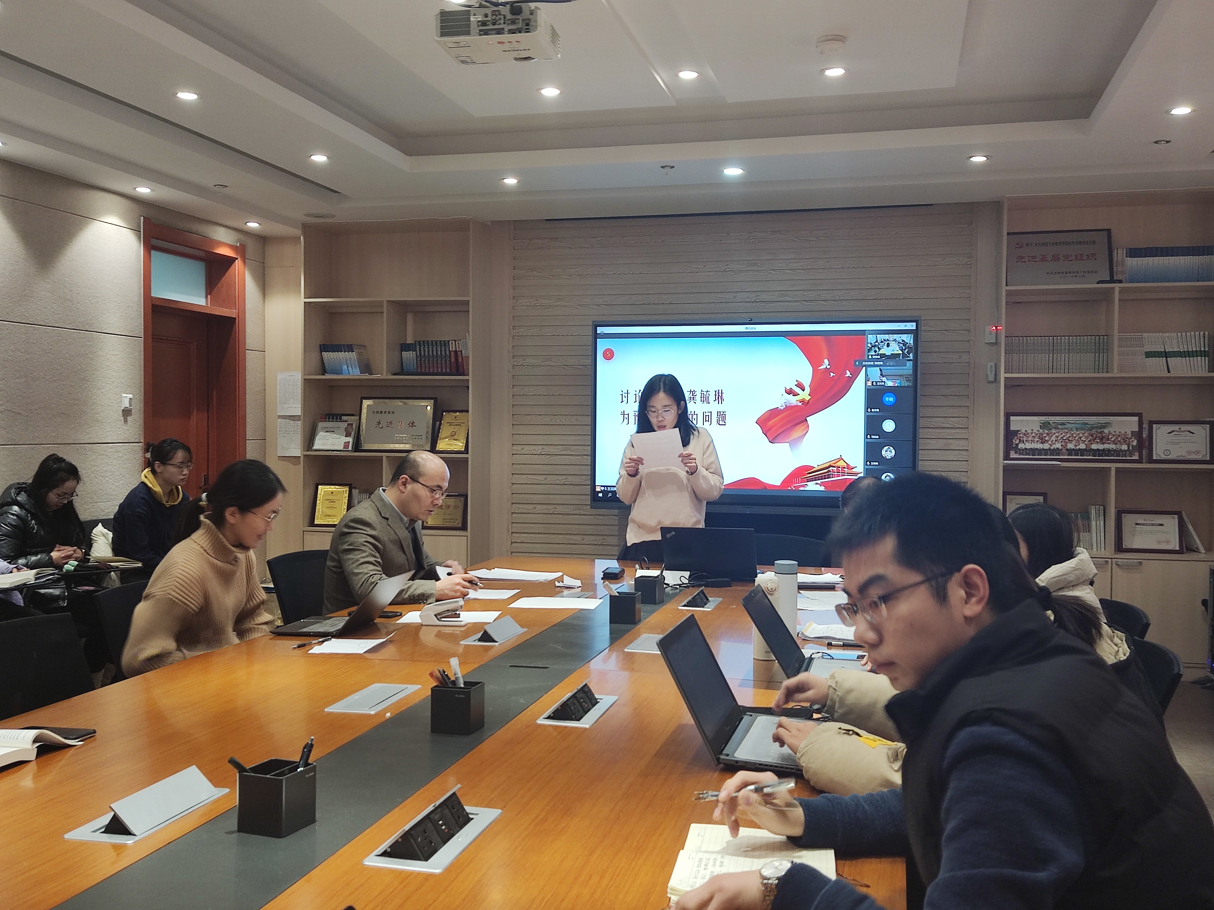 龚毓琳.jpg 龚毓琳.jpg