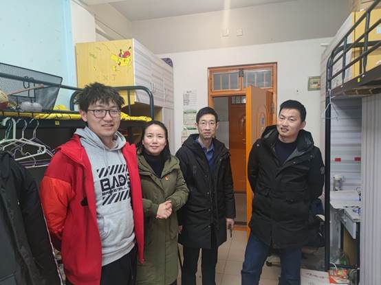 进寝室.png 进寝室.png