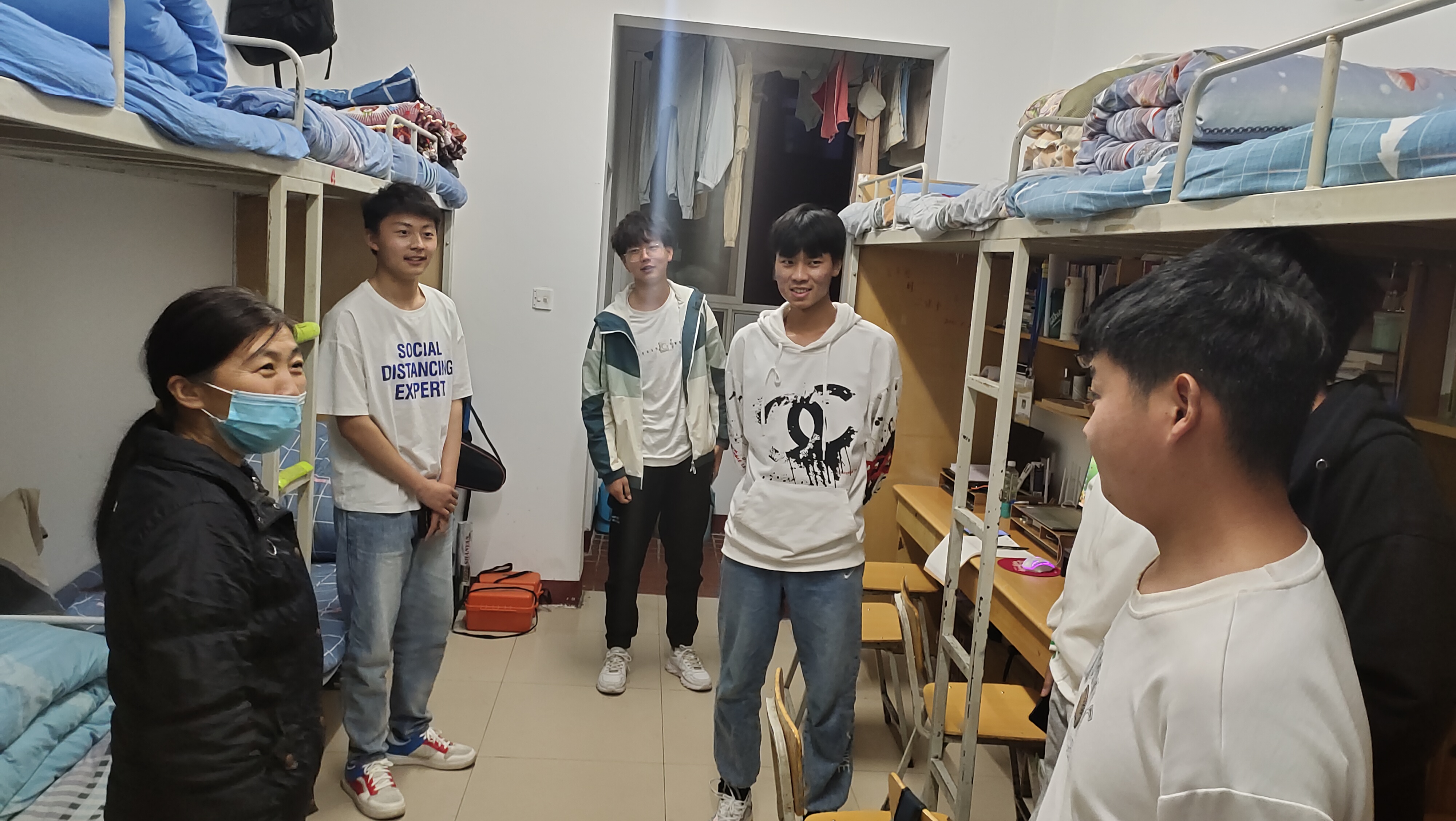 2022.04.10-2.jpg 2022.04.10-2.jpg