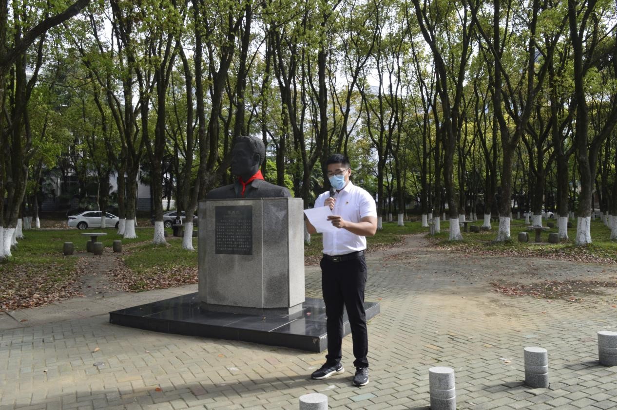 图3 韩鹏讲述了“张国旗班”党团支部的建设情况.jpg