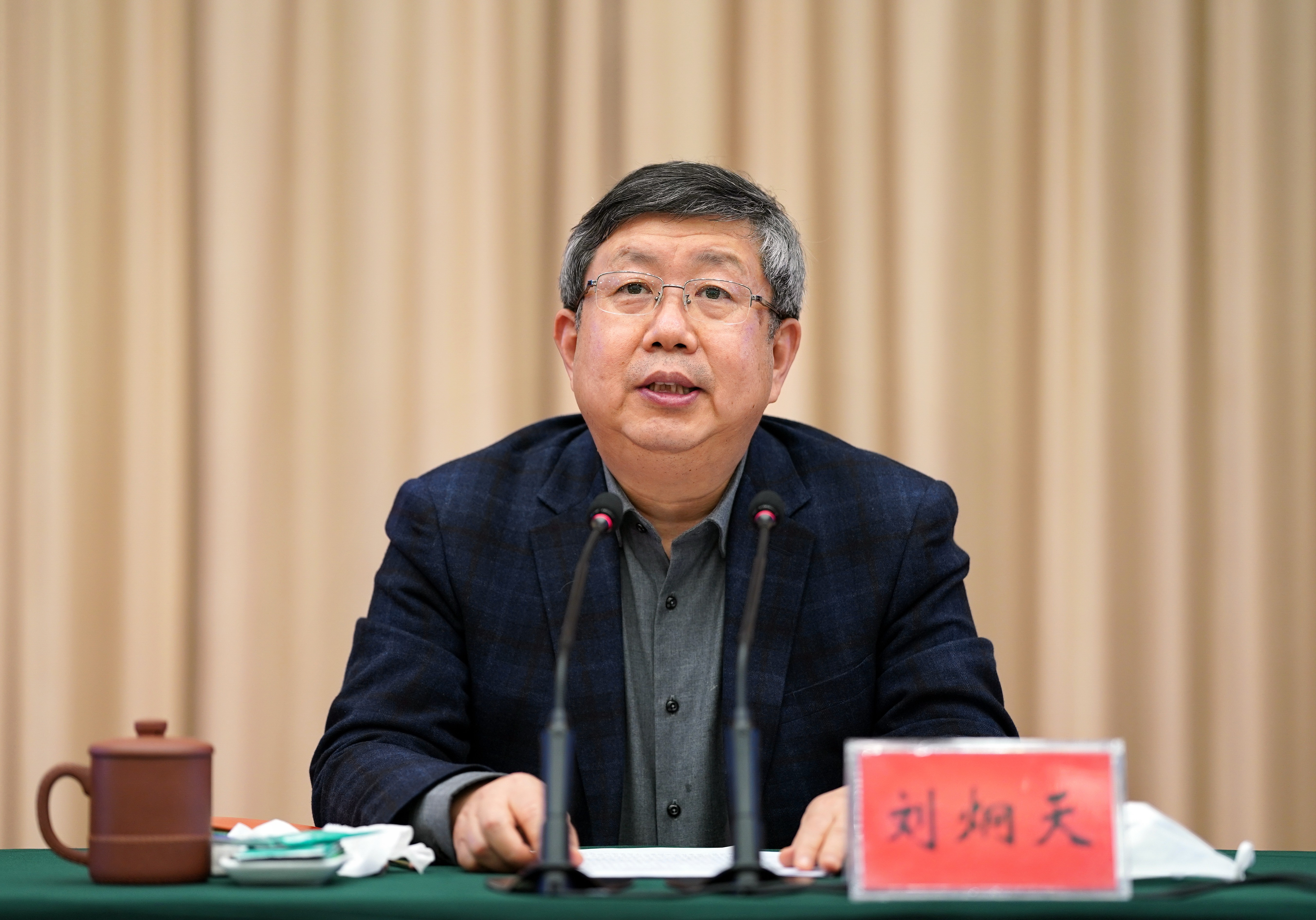刘炯天为处级干部作学习贯彻党的十九届六中全会精神辅导报告.jpg
