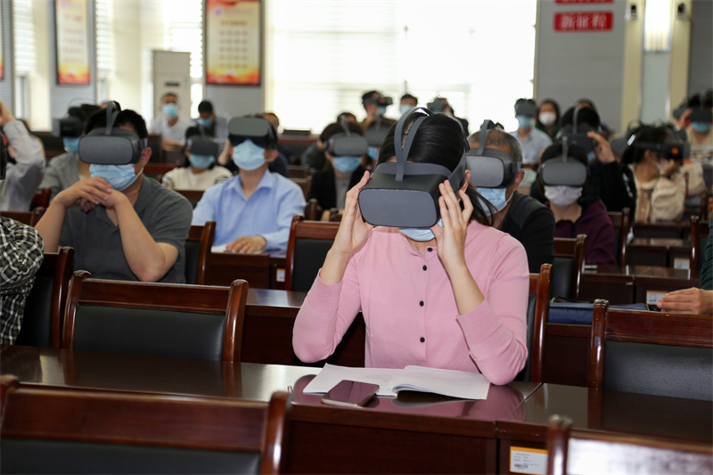 党课现场3.png
