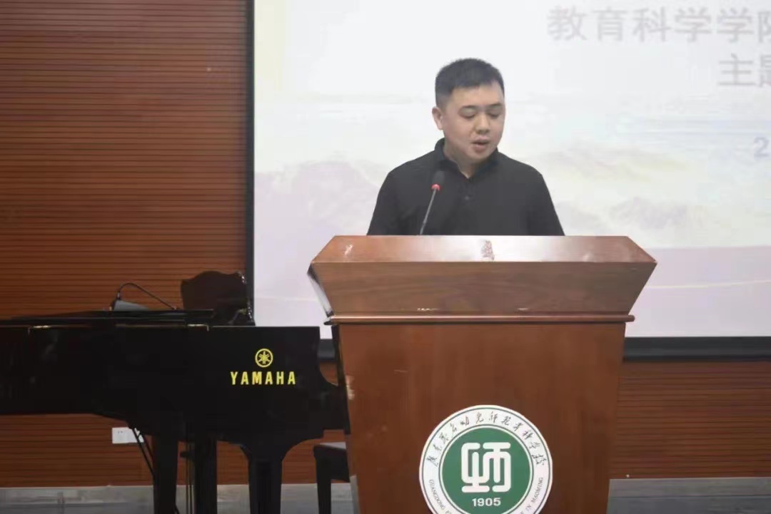 吴国彬院长上台致辞.jpg 吴国彬院长上台致辞.jpg