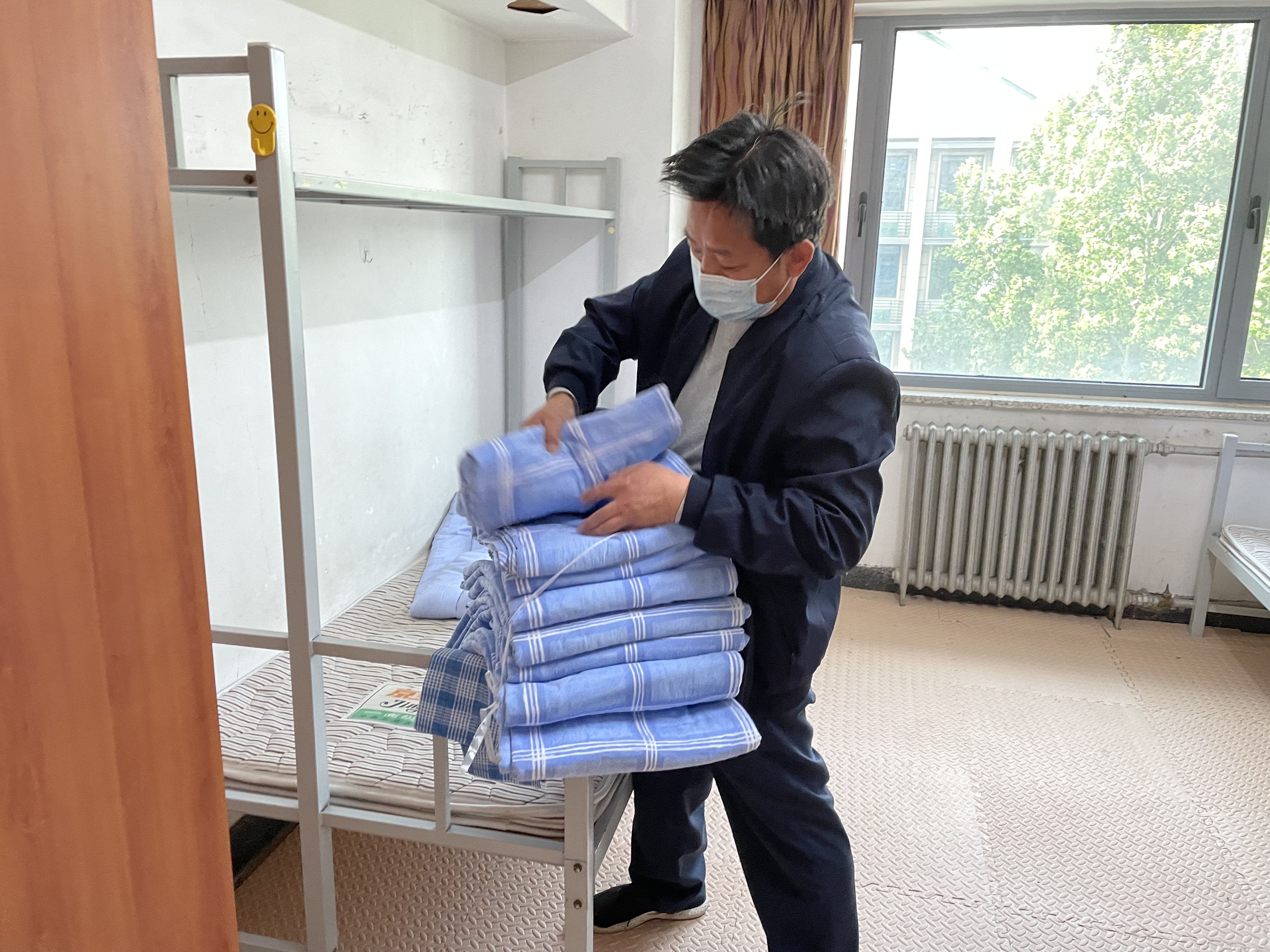 为留1宿舍铺卧具 (3).jpg