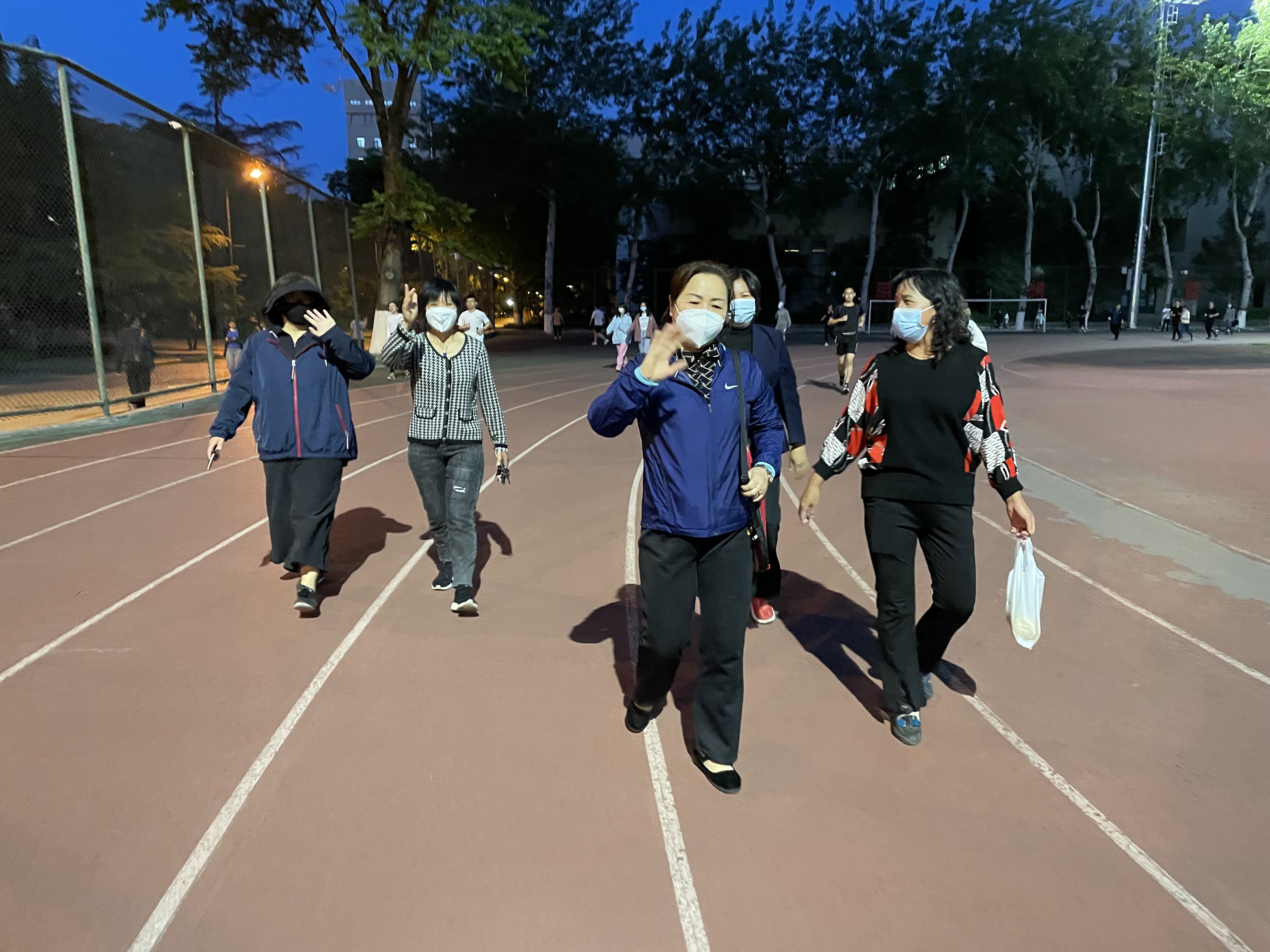 员工锻炼身体.jpg