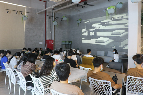 5-同学汇报项目设计成果.png 5-同学汇报项目设计成果.png