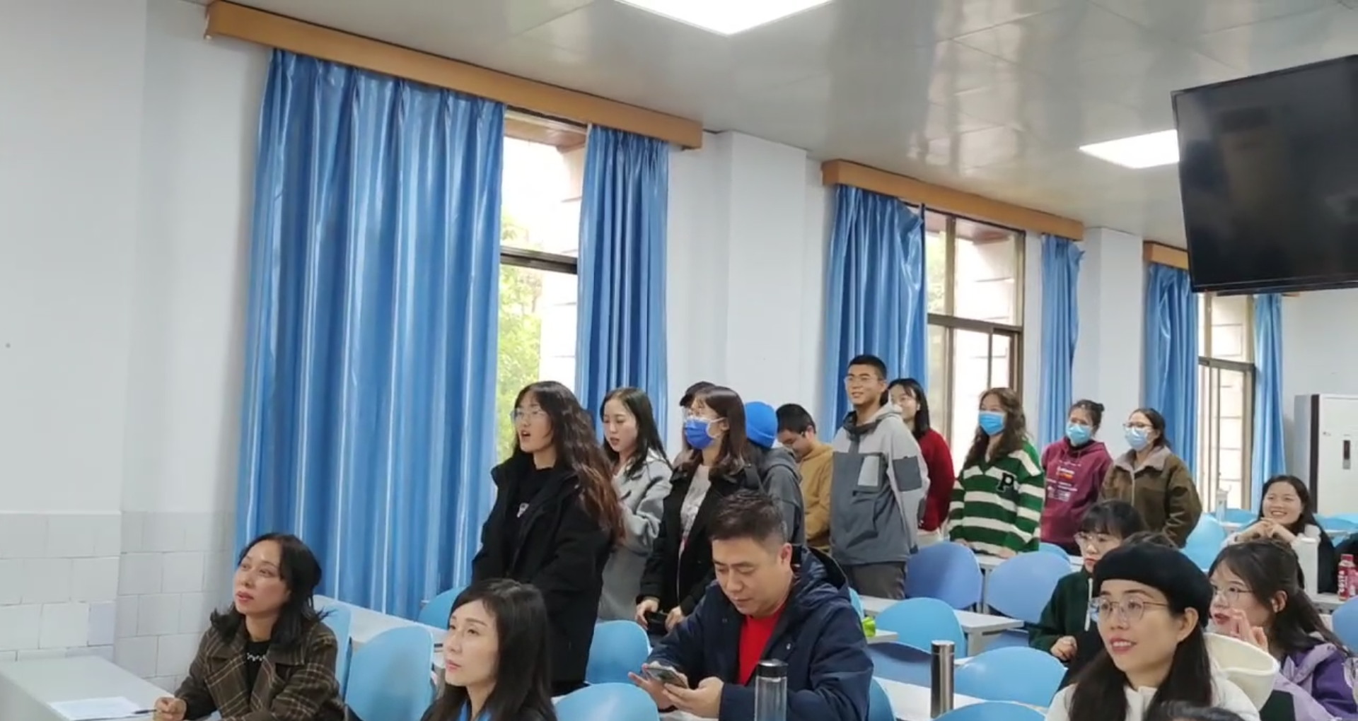 2021级研究生党员代表合唱《四渡赤水出奇兵》.png 2021级研究生党员代表合唱《四渡赤水出奇兵》.png