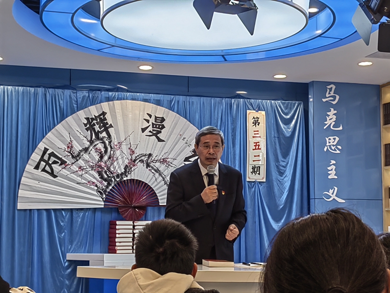 路丙辉1.jpg 路丙辉1.jpg