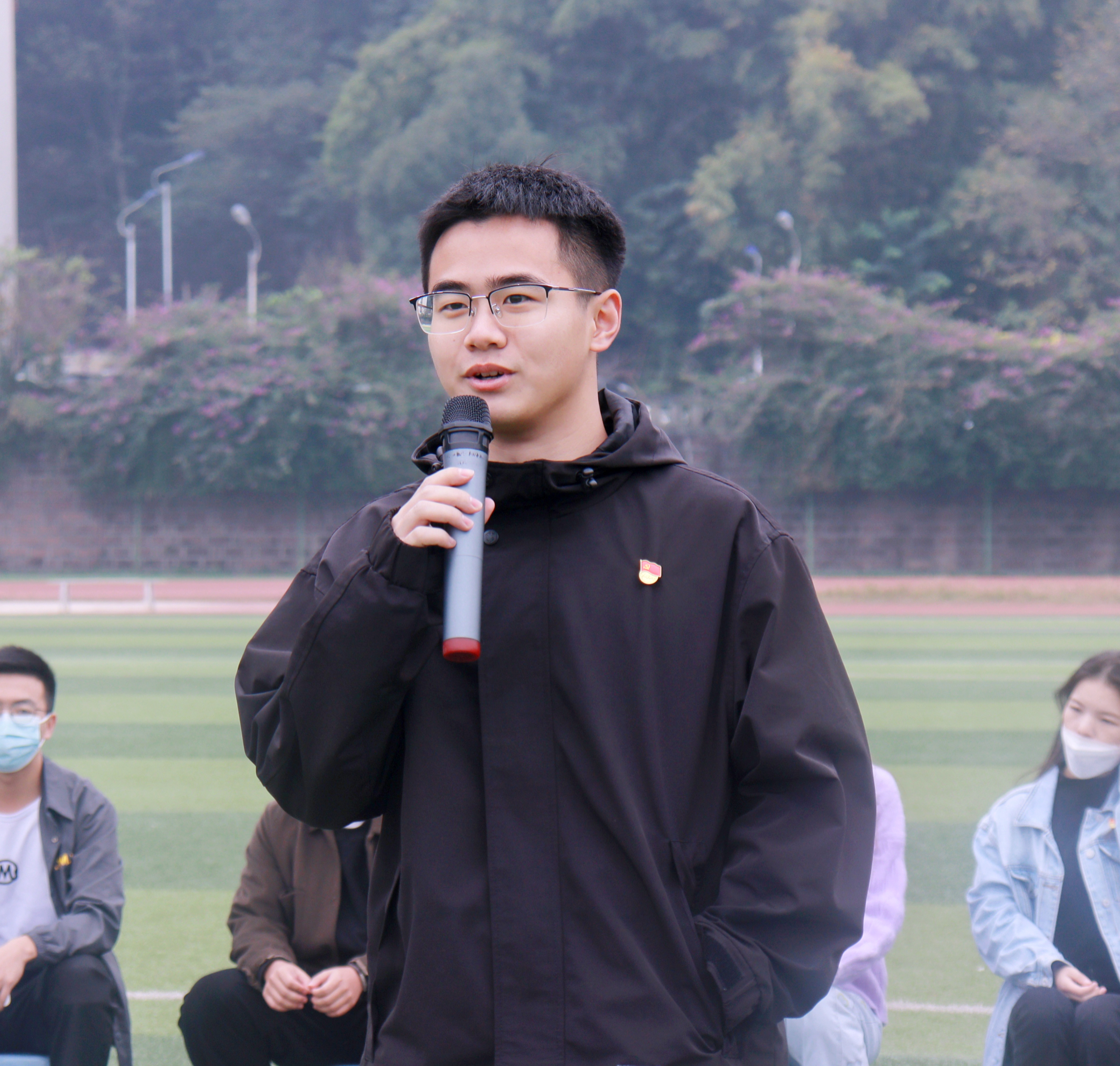 发言.jpg 发言.jpg