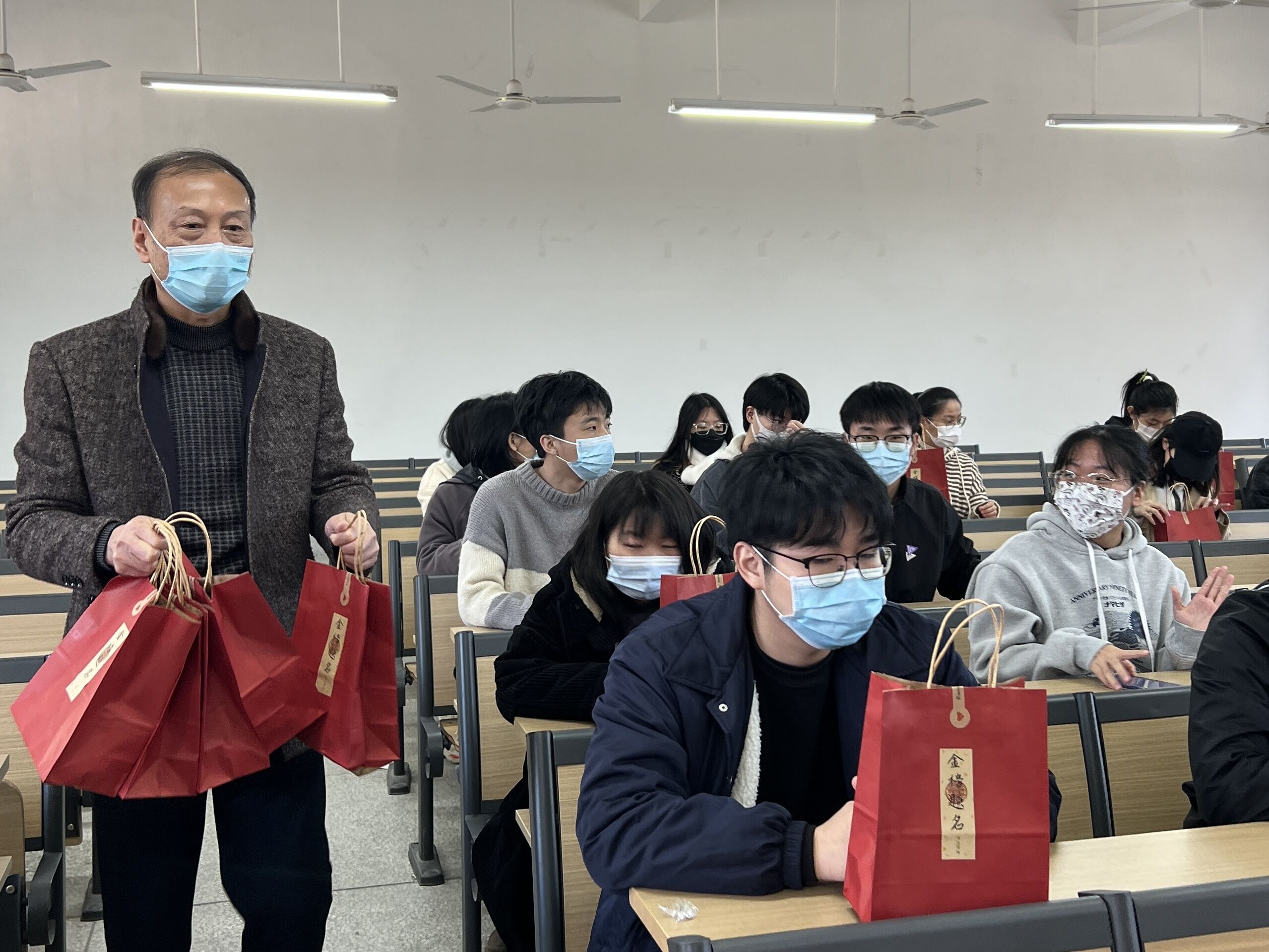 院长林平.jpg