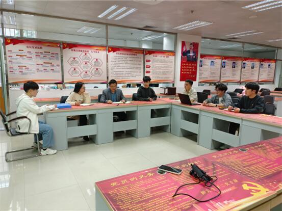 会议现场.jpg