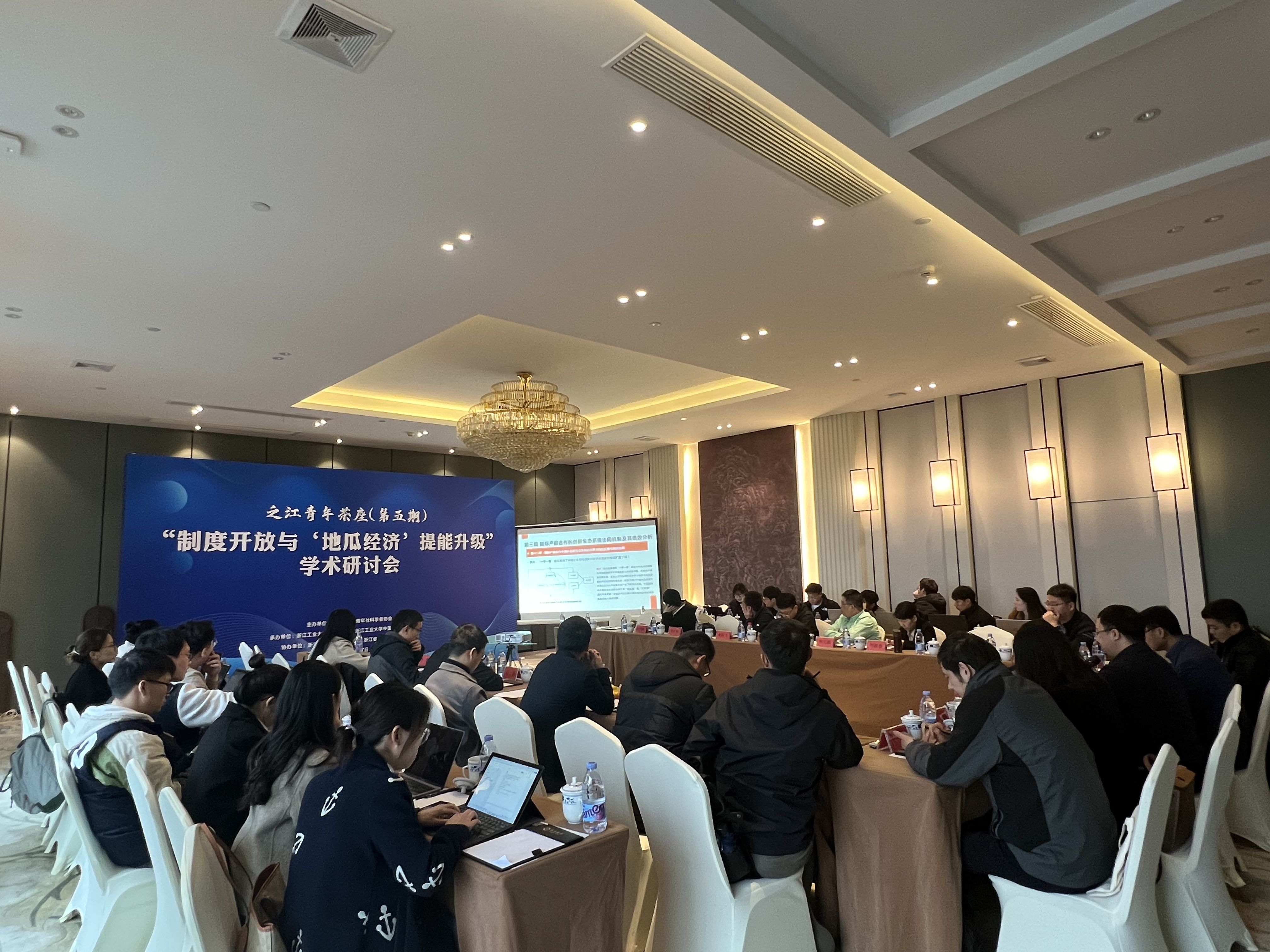 ea07615d2499c40c71517f3bc48a895.jpg ea07615d2499c40c71517f3bc48a895.jpg