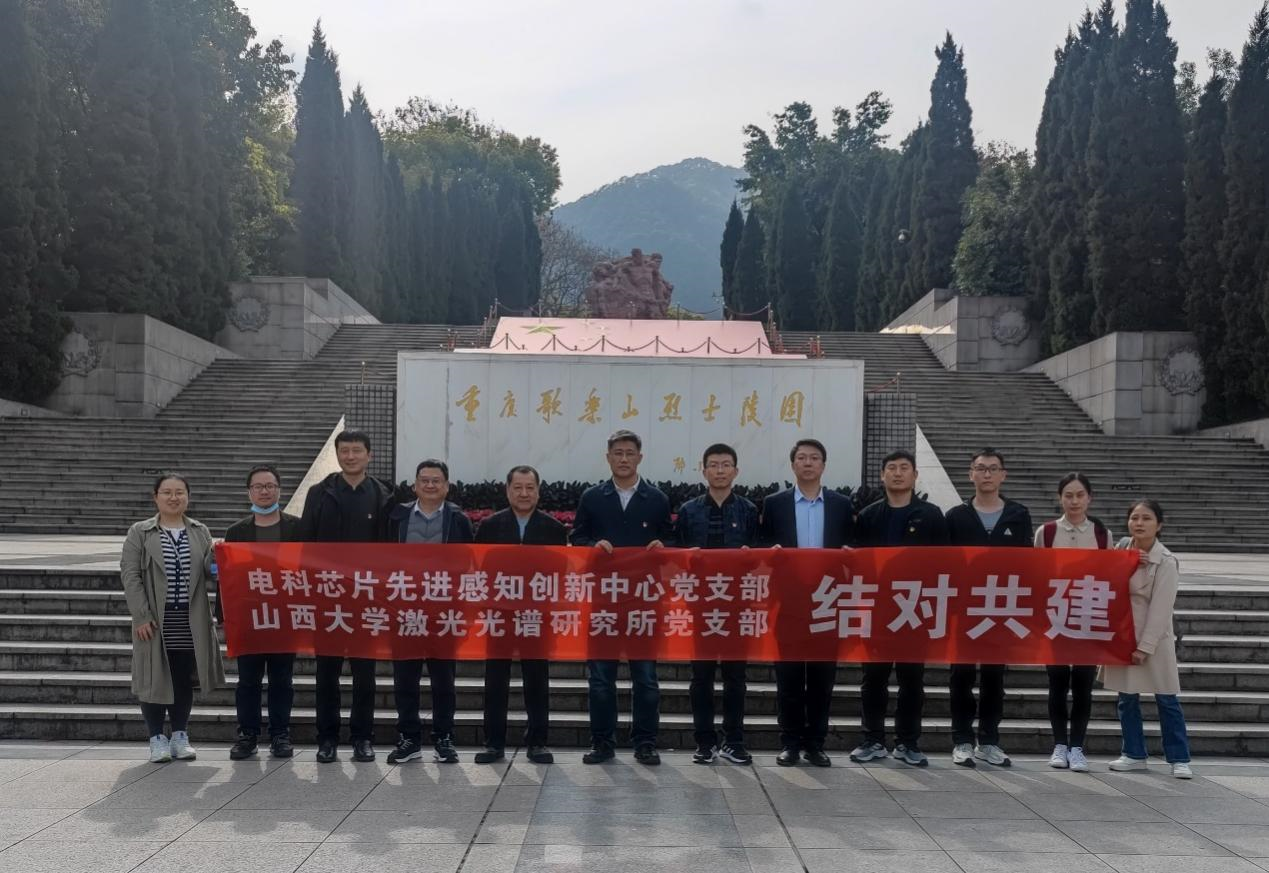合影1.jpg